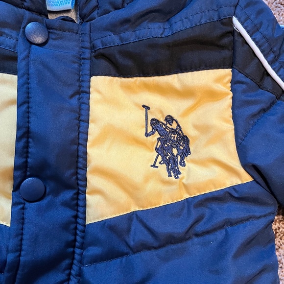 U.S. Polo Assn Fleece-Lined Baby Bunting / Snowsuit in Navy and Yellow, Size 12M - Picture 4 of 8
